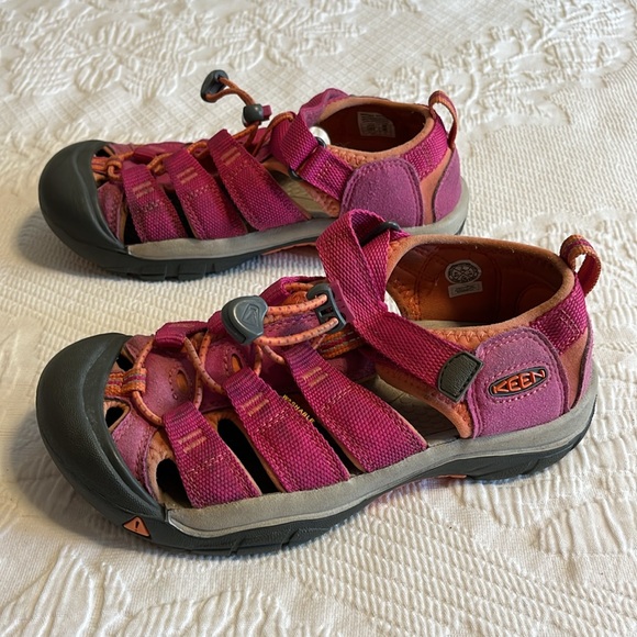 Keen sandal shoes, hiking/camping/outdoors, pink/orange, size 2 - Picture 3 of 9